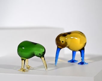 Hand Blown Glass Kiwi Bird Figurine Set, Green Yellow Crystal Mini Bird Sculpture, Minimalist Nature Tabletop Home Decor,Halloween gifts