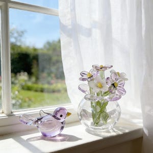 Macetas de cristal y pájaros: adornos de arte vegetal hechos a mano, preciosos regalos florales y un obsequio perfecto para mamá.