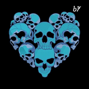 以下が含まれることがあります： 黒い背景に、ティールとライトブルーの頭蓋骨で構成されたハート型のデザイン。頭蓋骨はハート型に配置され、サイズや詳細が異なります。「b7」の文字が右上隅にあります。