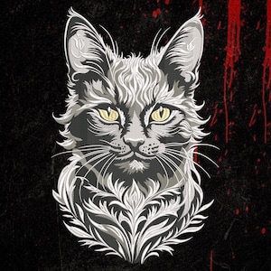 Op de afbeelding: Een grafische illustratie van een kattenkop met ingewikkelde witte lijnen op een zwarte achtergrond. De kat heeft doordringende gele ogen en gestileerde vachtpatronen die overgaan in bladachtige ontwerpen op de borst, met rode verfspatten.