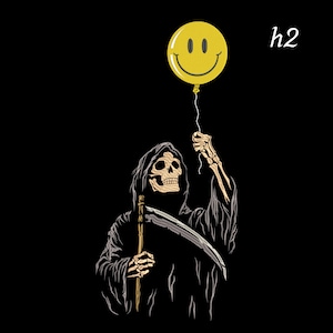 Könnte beinhalten: Illustration des Sensenmanns, der einen gelben Smiley-Luftballon vor schwarzem Hintergrund hält. Der Sensenmann wird mit einem skelettartigen Gesicht und Körper dargestellt, der einen schwarzen Kapuzenmantel trägt und eine Sense hält.