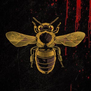 Puede incluir: Un gráfico de abeja bordado en amarillo dorado con un intrincado trabajo de líneas en las alas y el cuerpo, sobre un fondo negro oscuro con salpicaduras y rayas verticales de pintura roja en el lado derecho de la composición.