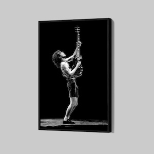Angus Young Tribute Canvas Classic AC/DC Poster Rock &#39;n Roll Enthusiasts Wall Art Framed Canvas Print Home Decor J130 Birthday Gift