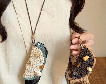 Collares de estrellas de mar y conchas tejidos a mano, expositores de gafas de sol con temática marina, bolsos y gafas decorativas exclusivas.