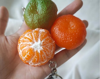 Llavero naranja hecho a mano, dije de bolso de fruta realista, colgante mini naranja único, lindo regalo hecho a mano