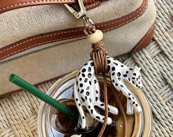 Colgante de leopardo hecho a mano, colgador de bolso hecho a mano, colgante original para teléfono móvil, accesorios de estilo urbano