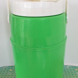 1970's Apple Green Thermos & 2 Massimo Vignelli White Stackable Mugs image 3