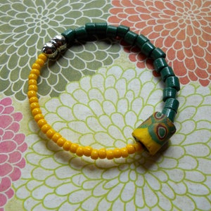 Bead Bracelets / Green or Green & Yellow With Millefiori Bead Accents Italy image 3