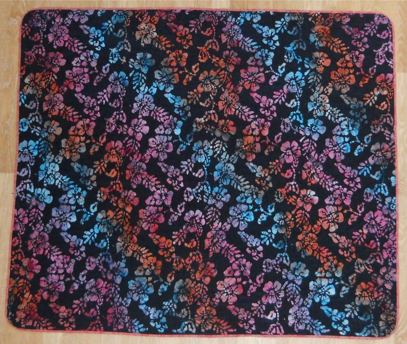 Hand Dyed Batik Flowers Throw / Lap Quilt / Wall Hanging image 2