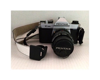 Pentax K1000 With SMC Pentax-A Zoom 1:35 ~ 4.5 35 ~ 70 mm Lens & Neck Strap