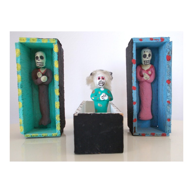 Day Of The Dead Folk Art 3 Wood Coffins With Clay Figures image 1