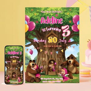 Op de afbeelding: Een verjaardagsuitnodiging met een cartoon boomhut scène, beren en een meisje. De uitnodiging luidt "Adeline wordt 3" met de datum "zondag 20 juli". Roze en gele ballonnen zijn ook aanwezig.