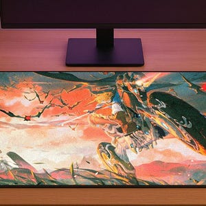 Puede incluir: Alfombrilla de ratón rectangular con una detallada ilustración de fantasía. La obra de arte muestra un personaje en vuelo contra un cielo naranja y azul, con pájaros y un castillo a lo lejos. Diseñada para uso informático.