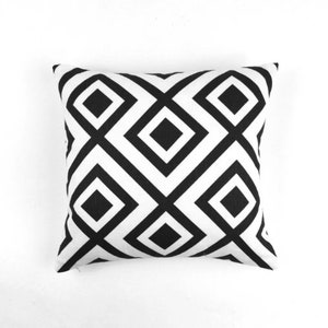 ON SALE - David Hicks for Lee Jofa/Kravet La Fiorentina Domino (Black and White) Knife Edge Pillow (Both Sides - Made To Order)