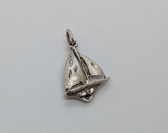 Vintage Sterling Sailboat Pendant Charm 3/4 Inch Length