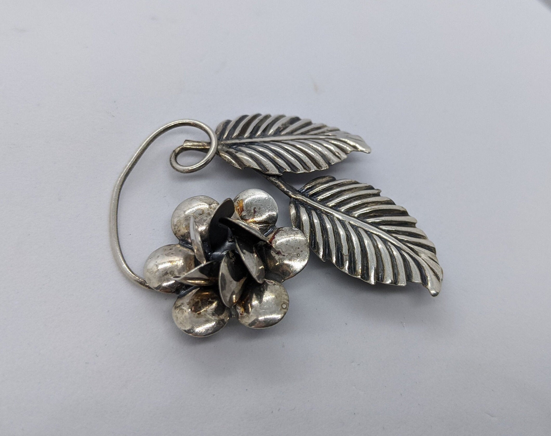 vintage flower HANDMADE STERLING　brooch Vintage Sterling Silver Flower Spray Brooch Pin - Blue Paste