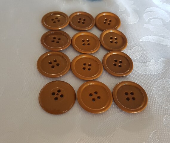 Collection of Bakelite Buttons, 22 Bakelite Butto… - image 3