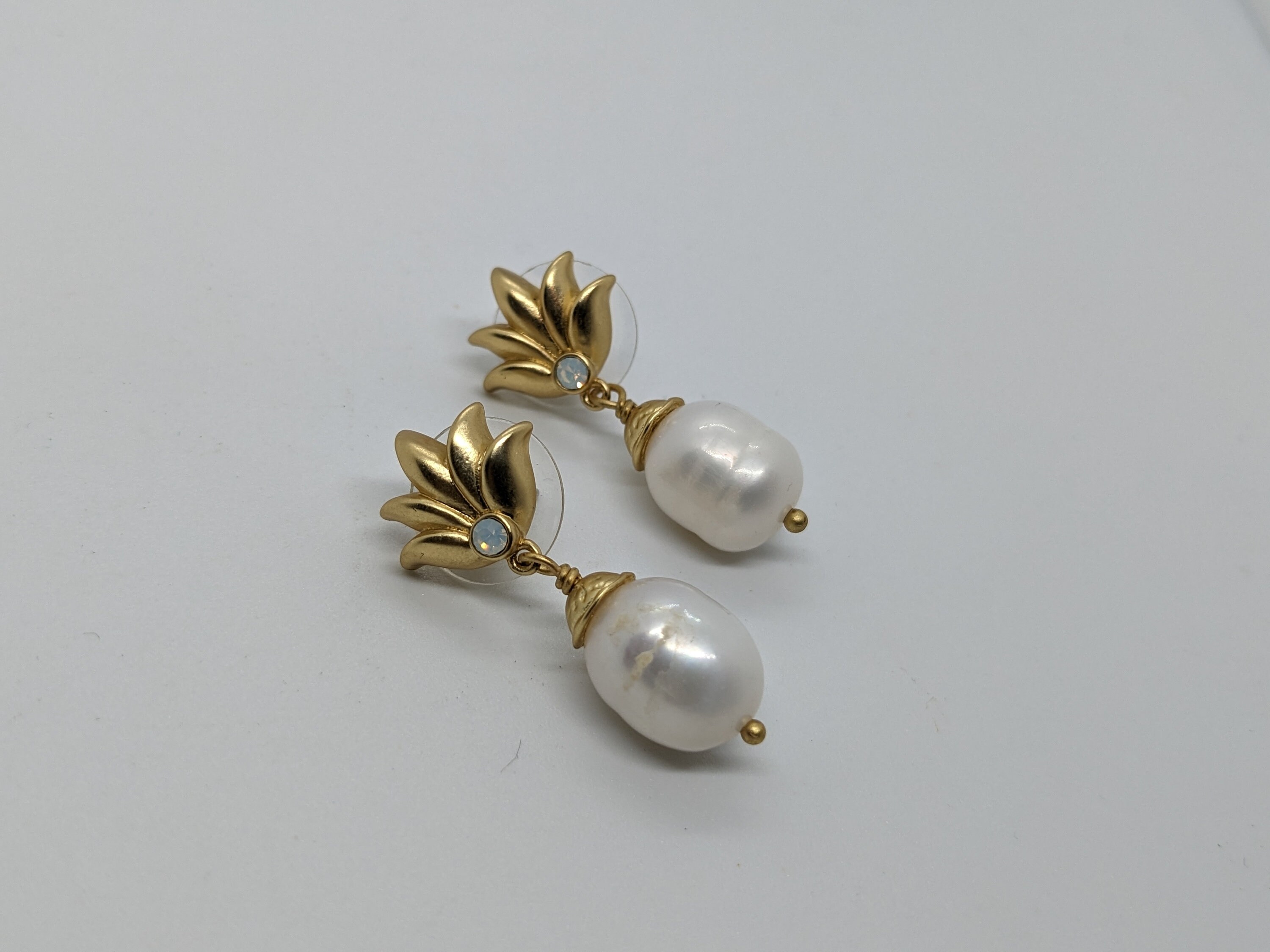 Floral Pearl Trim Golden Earrings - Retro, Indie and Unique Fashion