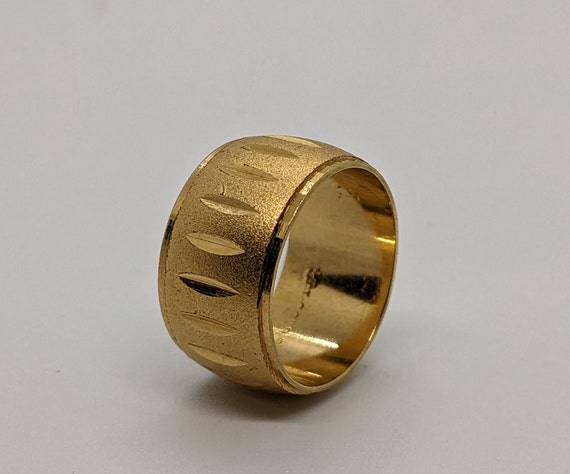 Uncas gold ring deals