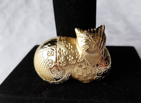 Fat Cat Brooch Vintage Gold Tone Cat Figurine Brooch