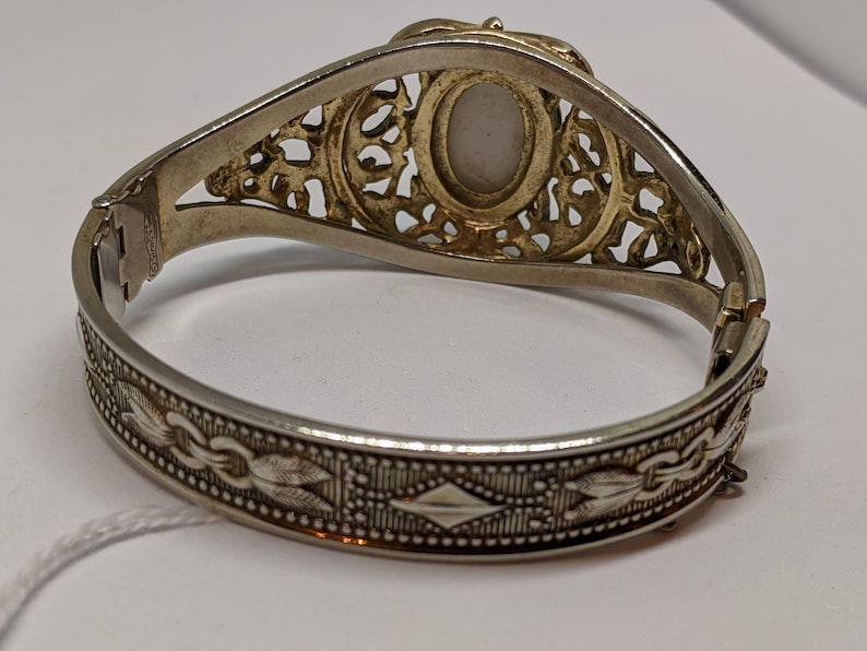 Whiting /& Davis Gold Tone Hinged Bracelet Gold Tone Porcelain Inlay
