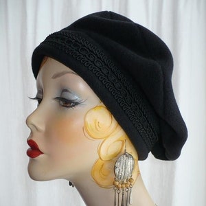 Black Polar Fleece Beret with Black Beadette Trim