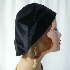 Women's Black Velvet Beret image 5