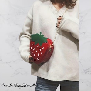 Cartoon PU Leather Strawberry Crossbody Bag – Cute Chain Strap Purse for Girls & Valentine’s Gift