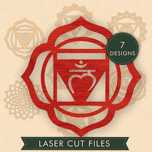 Puede incluir: Un diseño de chakra rojo con un símbolo de corazón en el centro, rodeado por un patrón floral. La imagen incluye el texto "7 DESIGNS" y "LASER CUT FILES". El fondo es de color beige claro.