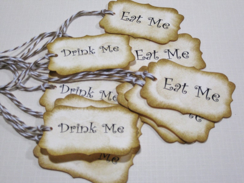 10 Eat Me Drink Me Paper Tags Vintage Alice in Wonderland Wedding Tags Bridal Shower Tags Baby Shower Tea Party afbeelding 2