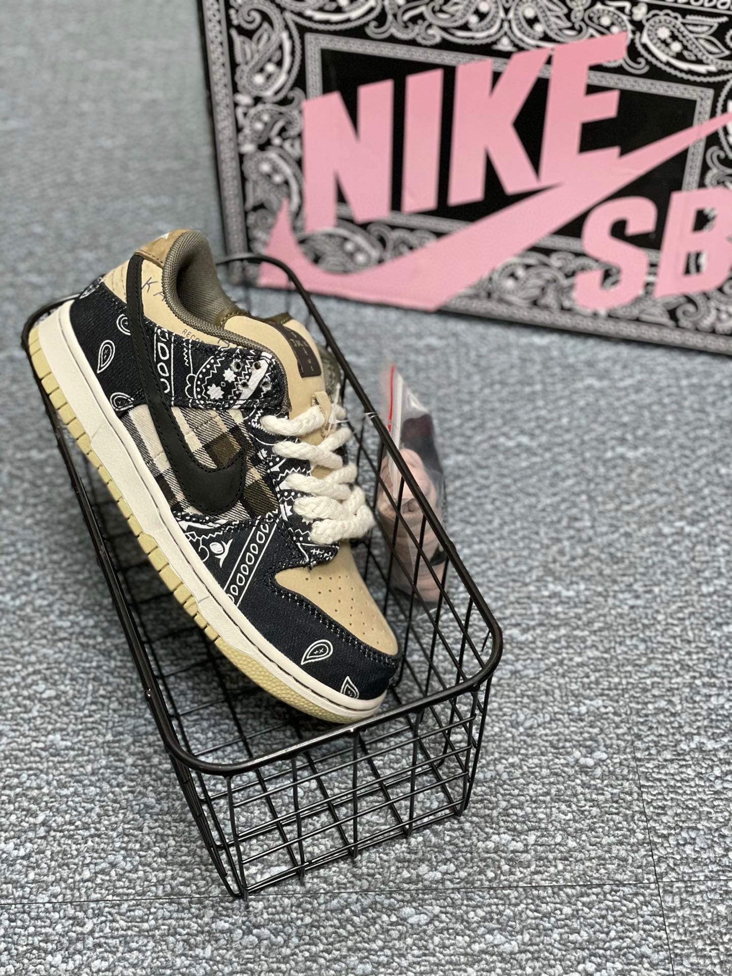 Nike travis scott fake Italia