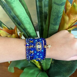 Set de pulseras hechas a mano.