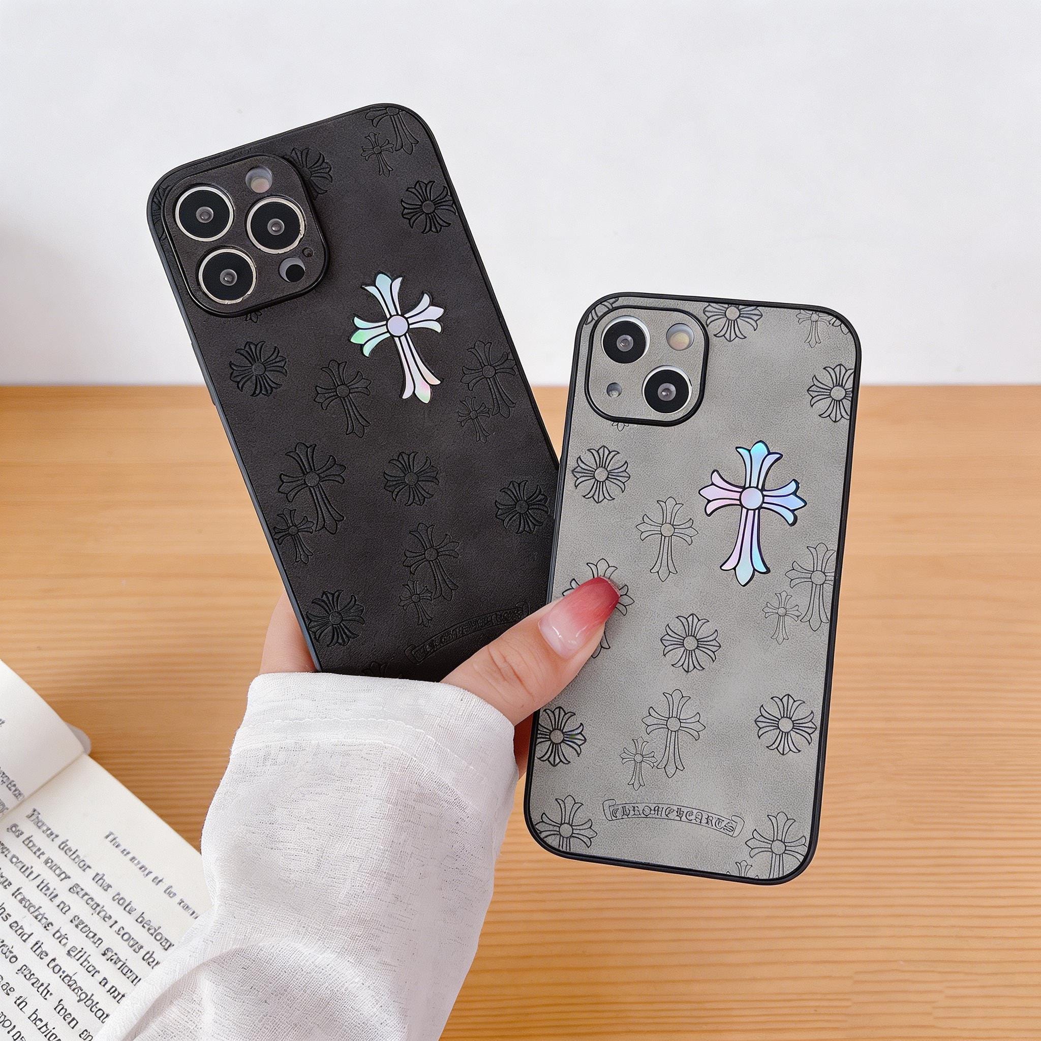 Chrome Hearts 赤 携帯ケース スウェード クロムハーツ iPhone15 Pro