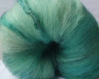 Varying shades of dark green & white Art Batt for felting or spinning, Merino Wool, Polwarth, Corriedale and Mulberry Silk 'Monstera' 63g