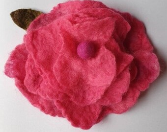 Handfelted Soft Pink Merino Wool Flower Hairclip