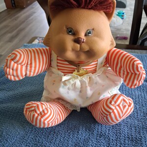 Vintage Cabbage Patch Koosa Cat,  Brown Tuft, Green Eyes,  Heart Dress, Collar