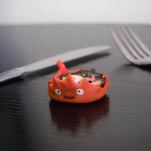 Desk Friend Calcifer – Handmade Polymer Clay Figure – Cozy Studio Decor – Cute Ghibli Inspired Sculpture