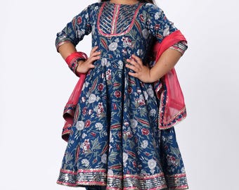 Ensemble fille Anarkali Sharara à fleurs bleu marine, tenues de festival traditionnelles pour enfants, kurti en coton Jaipuri
