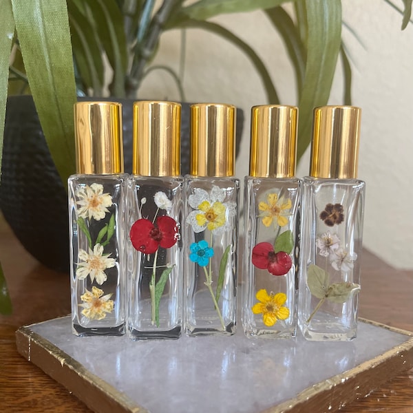 Essential Oil Roller bottle with real flowers, Floral Epoxy Resin Roller Bottle for perfumes or essential oils, 10 ml essential oil roller