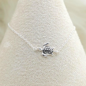 Dainty Turtle Bracelet in 925 Sterling Silver Ocean Jewelry, Minimalist Turtle Charm, Beach Lover Gift, Stackable Gift For Her
