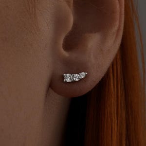 Sierlijke CZ diamanten kraakbeenoorbel | 925 sterlingzilveren tragusstekker | Helixpiercing | Kleine schelpoorbel | Hypoallergene stud