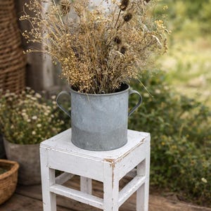 Zinkmetalen plantenbak vintage stijl – rustiek bloemstuk – woondecoratie boerderij