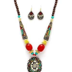 Tribal-Inspired Multicolored Statement Necklace and Earring Set Tibetan Boho Pendant Chunky Jewelry for Festive Occasions Fashion Accessory