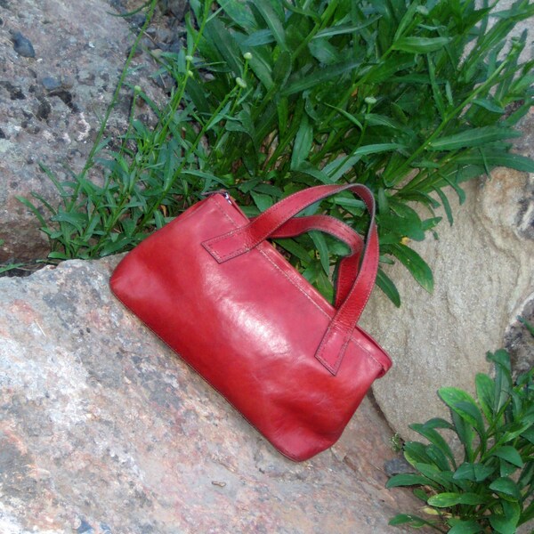 Lipstick RED  Leather Handbag Great Patinia NICE Vintage Condition for the Sweet Lady Sale