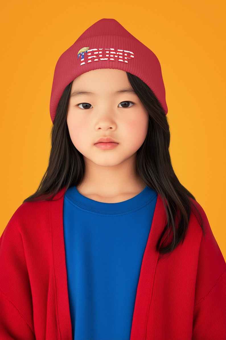 Gorro de bebé bordado con la bandera de Trump, regalo republicano para bebé, gorro de punto con la bandera estadounidense patriótica, gorro conservador para bebé, gorro de invierno para bebé de EE. UU. imagen 1