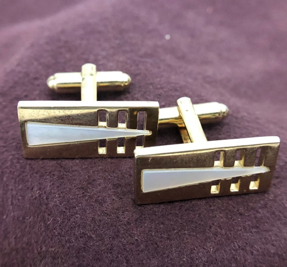 Vintage Gold Tone Cuff Links with Mother of Pearl… - image 2