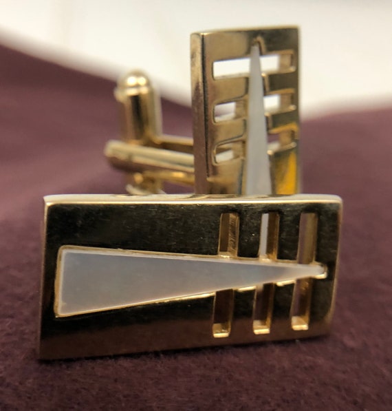 Vintage Gold Tone Cuff Links with Mother of Pearl… - image 4