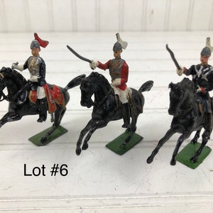 Britain’s Ltd 3 Soldiers on Horseback - Britain&#39;s Ltd Lead Figures