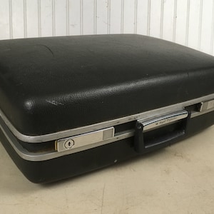 Vintage Suitcase - Dark Grey Hardcase Suitcase - Royal Traveller Suitcase