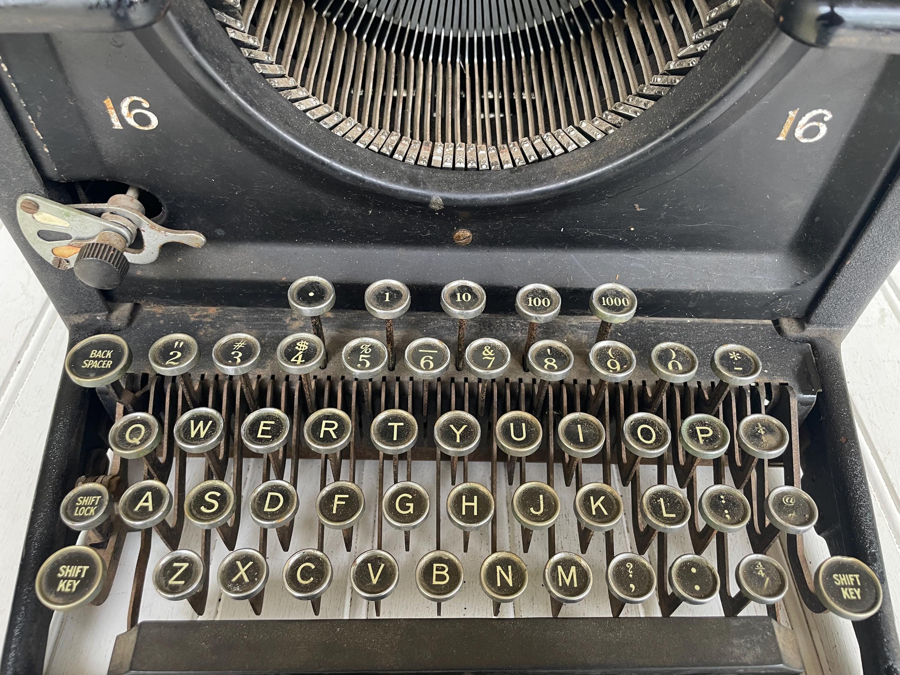 オールドRemingtonタイプライター Vintage Remington Rand Typewriter, Deluxe Series 5, Art Deco Prop